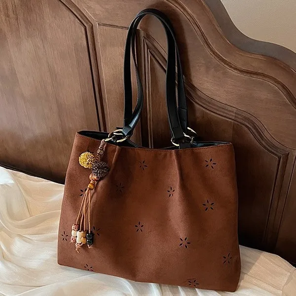 

2025 Korean Style Bucket Bag, Spacious Underarm Purse for Women, Autumn Shoulder Crossbody, Versatile Commuter Tote, Textured