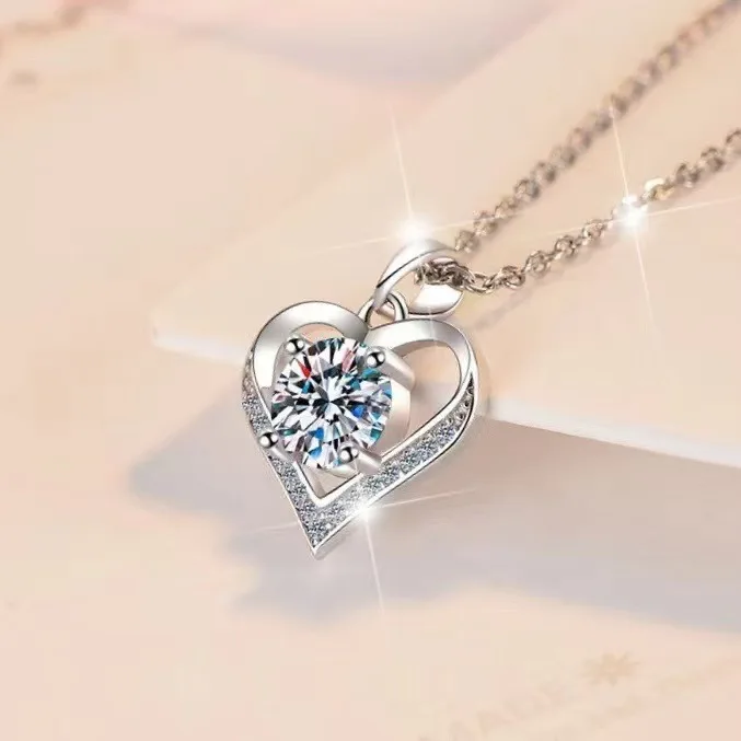 Hartvormige titanium stalen ketting voor dames, hartvormige witte zirkoon sleutelbeenketting, modieuze sieraden voor dames