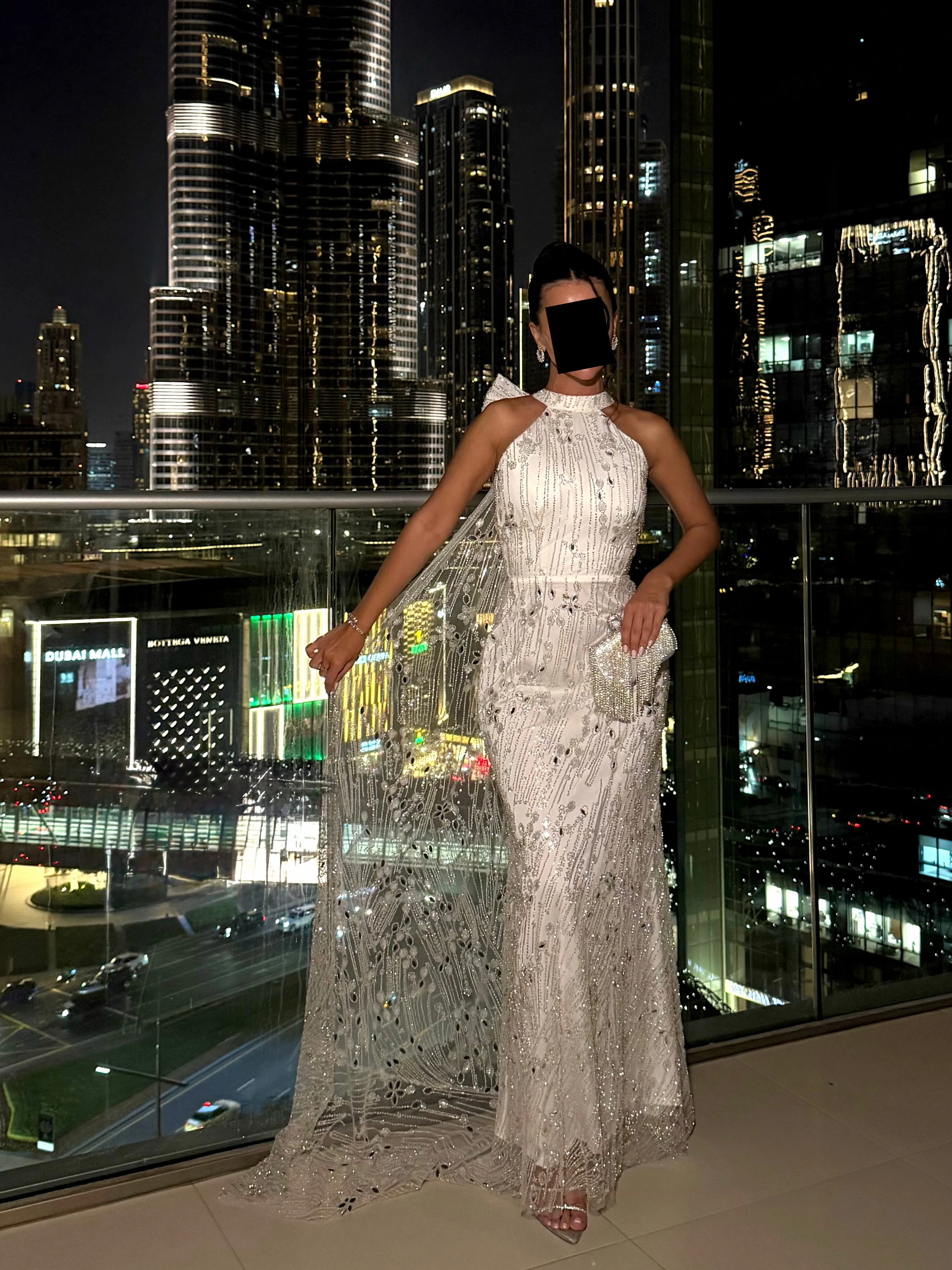

Aunber Sparkling A-Line White Party Dresses Backless Halter Watteau Train Sequined Beads Appliques Bow Elegant Occasion Gowns