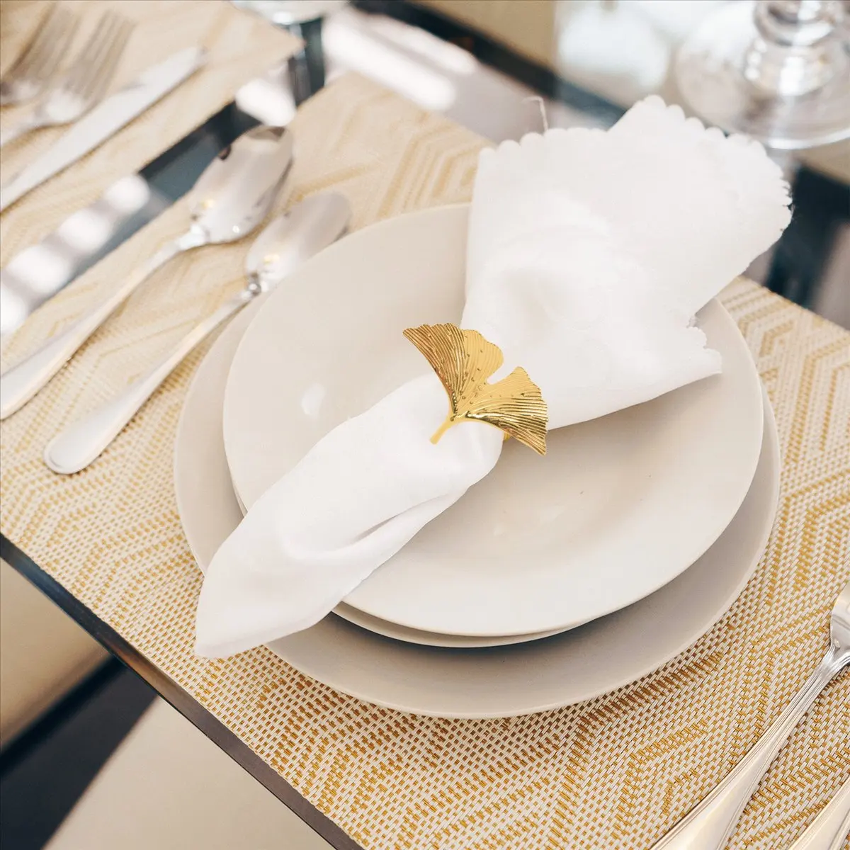 LNHF Napkin Rings Set of 6,Ginkgo Leaf Napkin Rings Wedding Gold Napkin Buckle for Thanksgiving Table Decoration