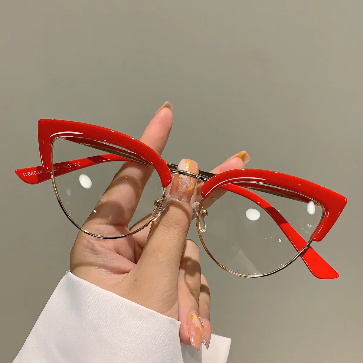 Vintage Cat Eye Metal Blue Light Blocking Glasses Frame Influencer Same Style Non Prescription Eyewear Stylish Unique Spectacles