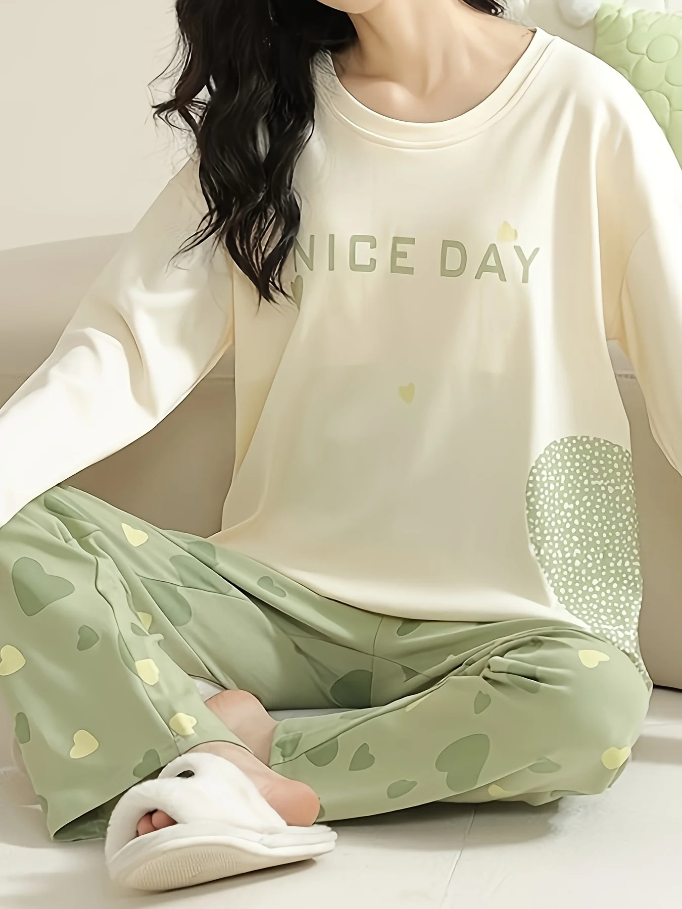 Women's Ins-Style Two-Piece Pajama Set - Sweet Girlish Loungewear with Love Heart and Letter Prints and Color-Block  Design。