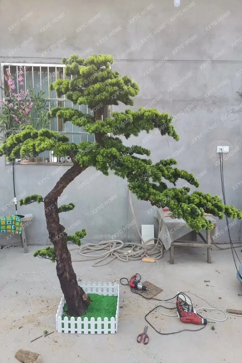 Simulated welcome pine, green plant Luo Hansong, shopping mall interior decoration beauty landscape ornament