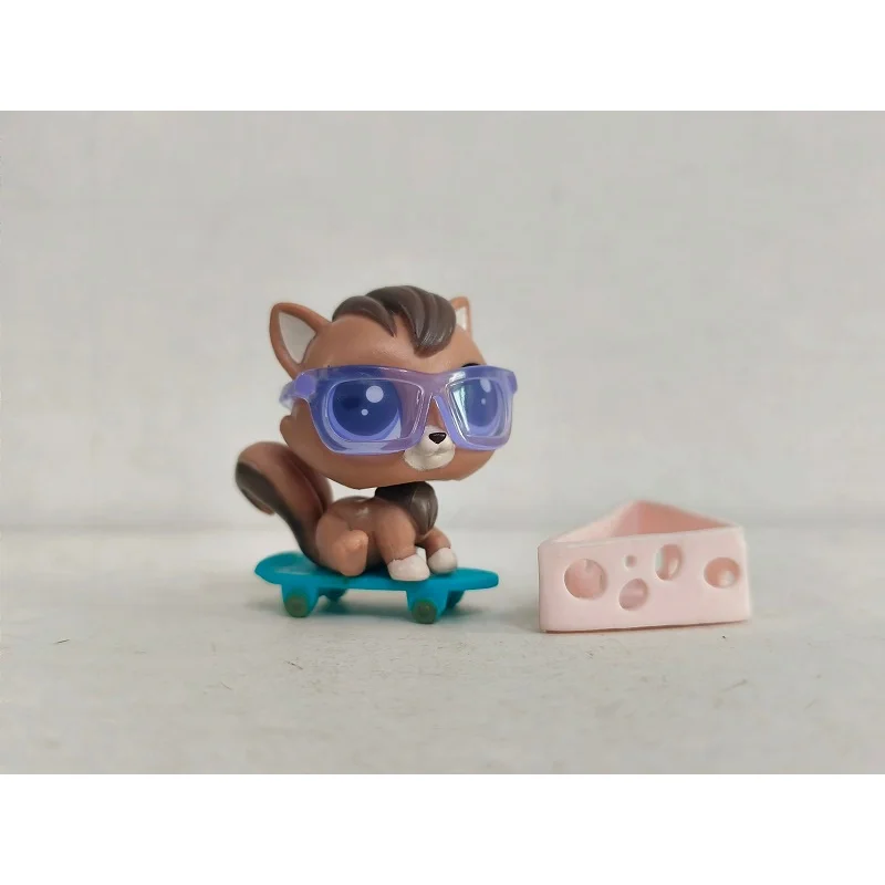 

LPS Figure Brown Sweetly Ganache #202 With Accessories Littlest Pet Shop toy