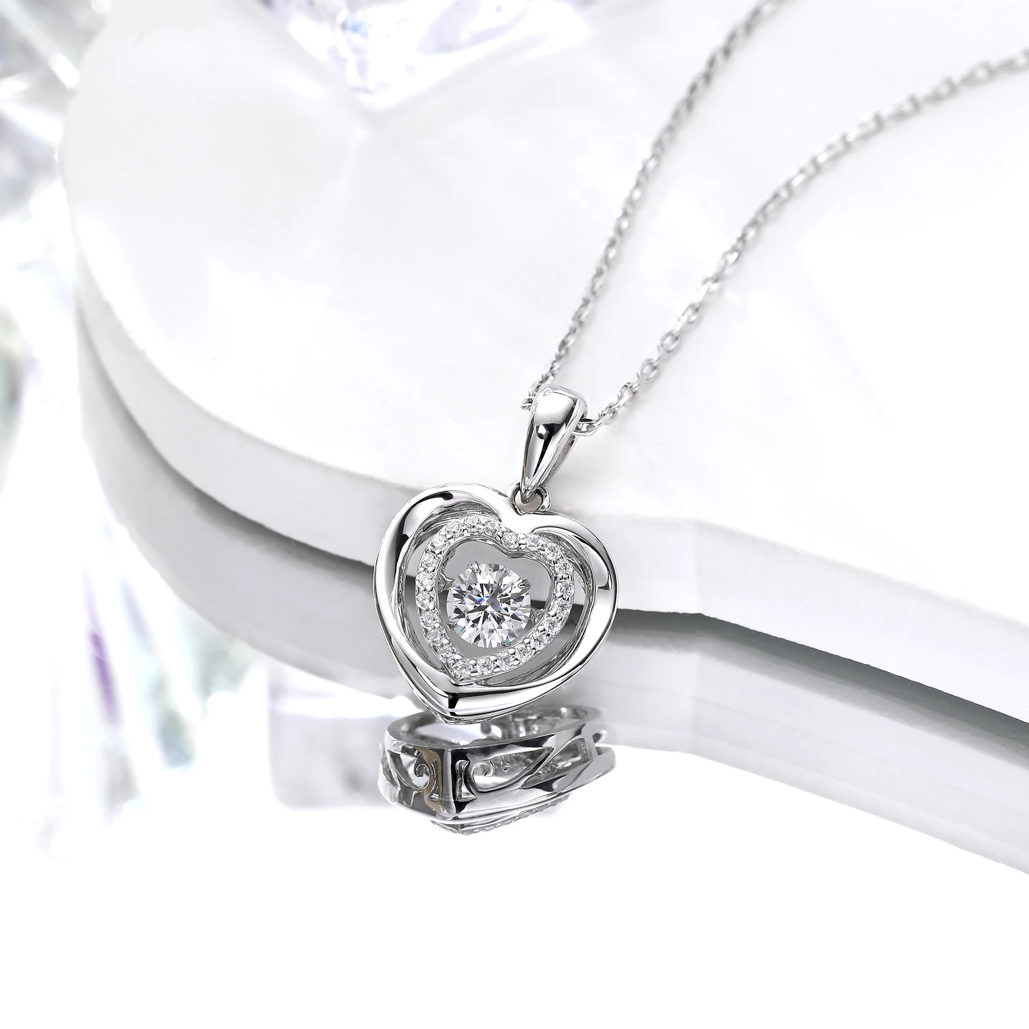 Dynamic and Heartwarming S925 Silver Plated Platinum Moissanite Diamond Necklace 50 Points D-Class For Women Gift