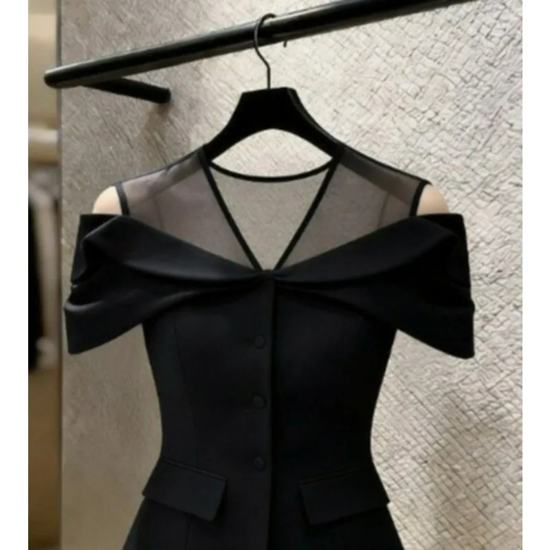 A New High-end Black Mesh Spliced V-neck Off-the-shoulder, Versatile and Slim Top for Simple and Fashionable Summer Women's Wear