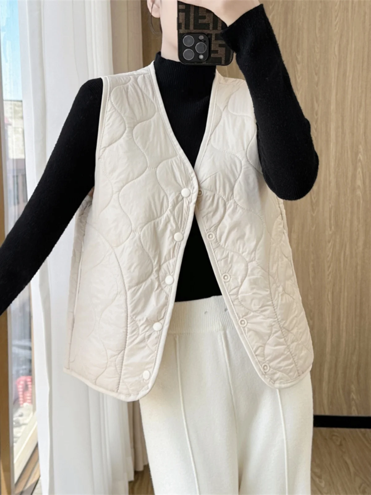 Slim Fit Warm Casual Camel down Vest Women's Tank Top Autumn Winter Fashion V Neck Single Button Closure  Color Polyester