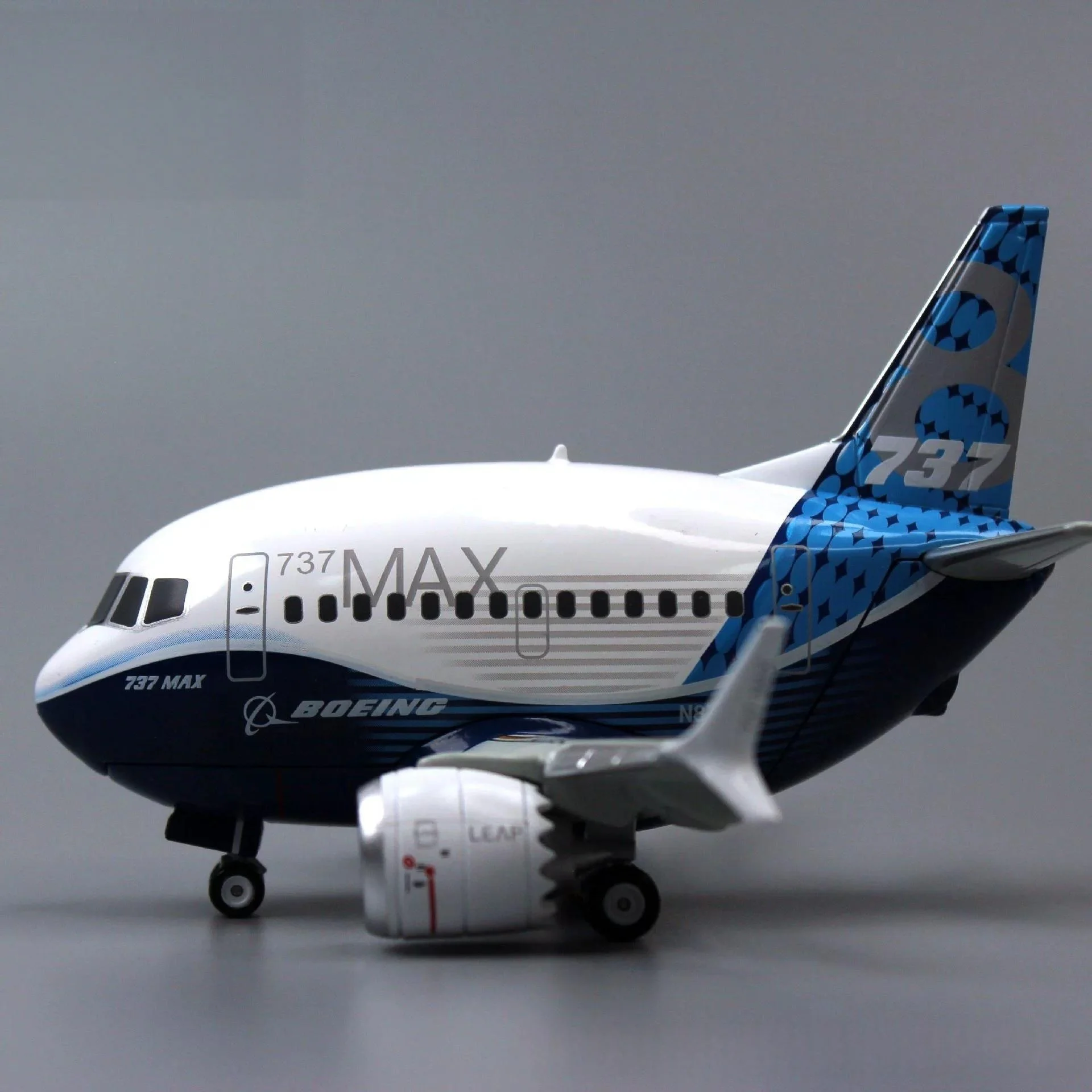 Cartoon Q-Version B737 Max Original Model Aircraft Alloy Diecast Miniature Airplane With Wheels For Aviation Collectible Gift