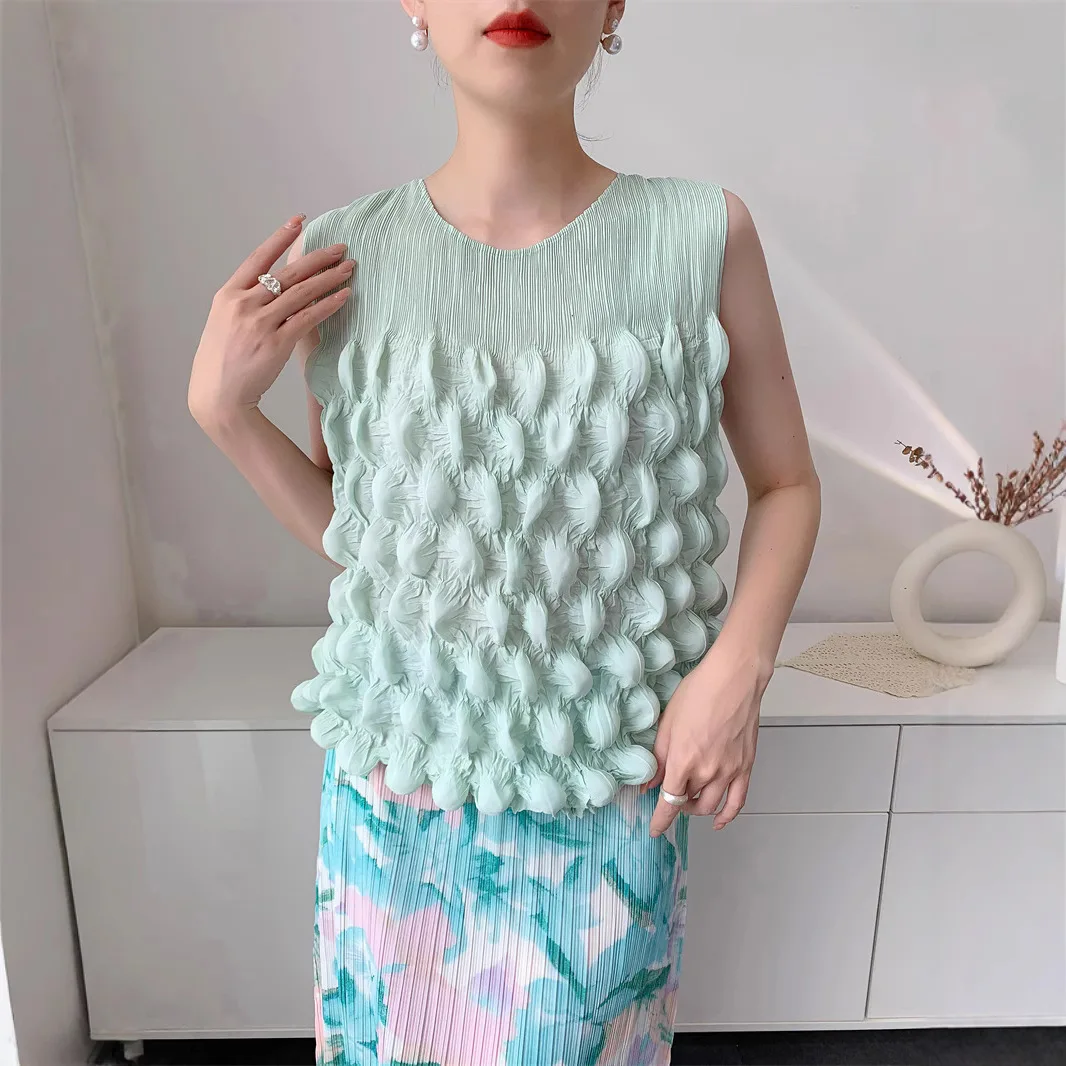 Handmade Summer 2025 New Arrival Casual Sle Bubble Pleated T-irt round Ne Svel Versatile Vest Top for Women