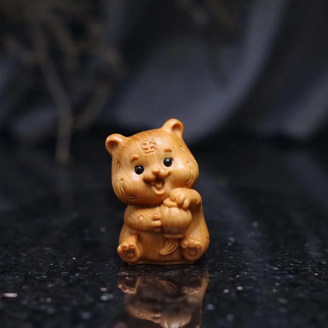 Cypress Wood Carved Cute Cartoon Lantern Tiger Figurine Chinese Zodiac Wenwan Hand Play Creative Craft Desktop Ornament