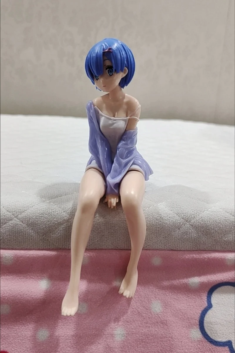 17cm Anime Re: Life In A Different World From Zero Rem Sit On Chairs PVC Action Figures Collection Model Toy Collection Ornament