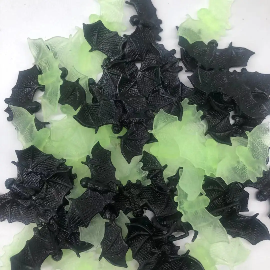 50 Stück Schwarze Leuchtende Kunststoff-Fledermäuse Halloween-Dekoration Spukhaus Horror-Requisiten Zubehör DIY Kinderspielzeug Party-Geschenke – Detail 6