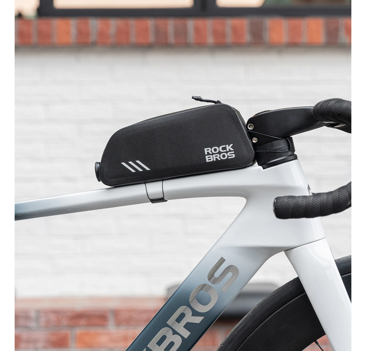 ROCKBROS Vollständig Wasserdichte Oberrohr-Tasche 0,9L Fassungsvermögen MTB Rennrad-Rahmentasche Versiegelte Reißverschluss-Rahmentasche mit Stabilem Befestigungszubehör – Detail 21