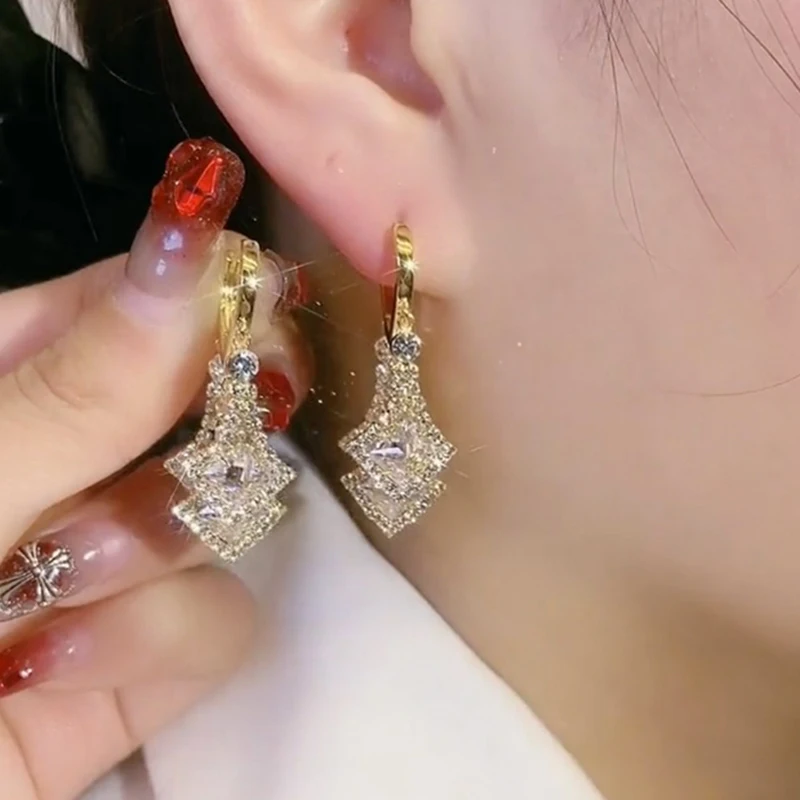 Unique Zircon Crystal Rhombus Shape Pendant Earrings for Women New Fashion Elegant Exquisite Ladies Wedding Party Jewelry Gift