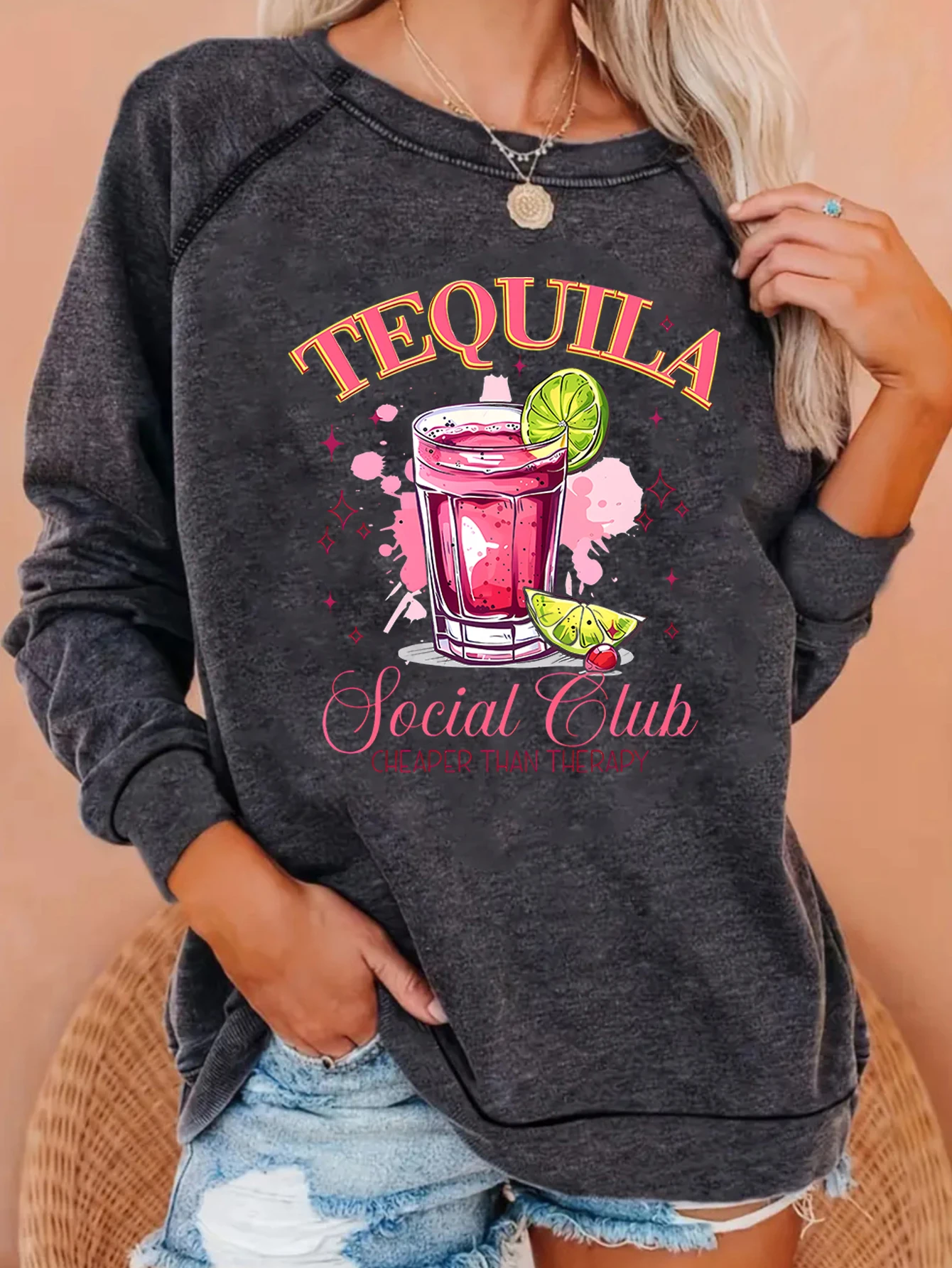 

Creative wine pair pattern print fashionable round neck raglan long sleeve pullover suitable for all seasons women's wear