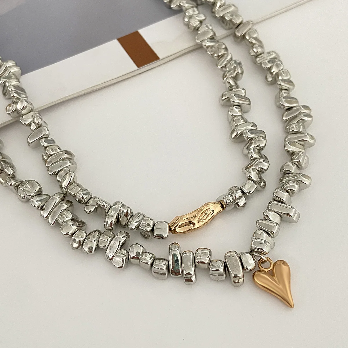 الرجعية بسيطة على شكل قلب قلادة قلادة 2025 متعدد الطبقات الحلو الإبداعية غير النظامية سلسلة نمط فتاة موضة مجوهرات عيد ميلاد