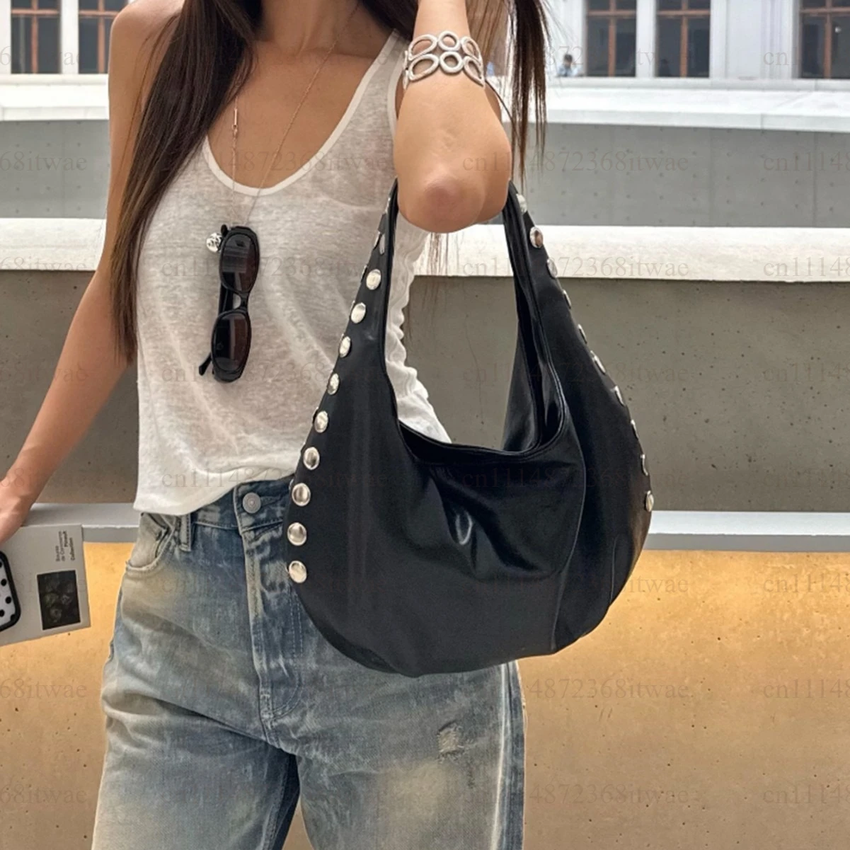 Women Retro Rivet Underarm Bag Y2K Style PU Leather Shoulder Handbag Vintage Fashion Daily Casual Armpit Purse for Ladies 3