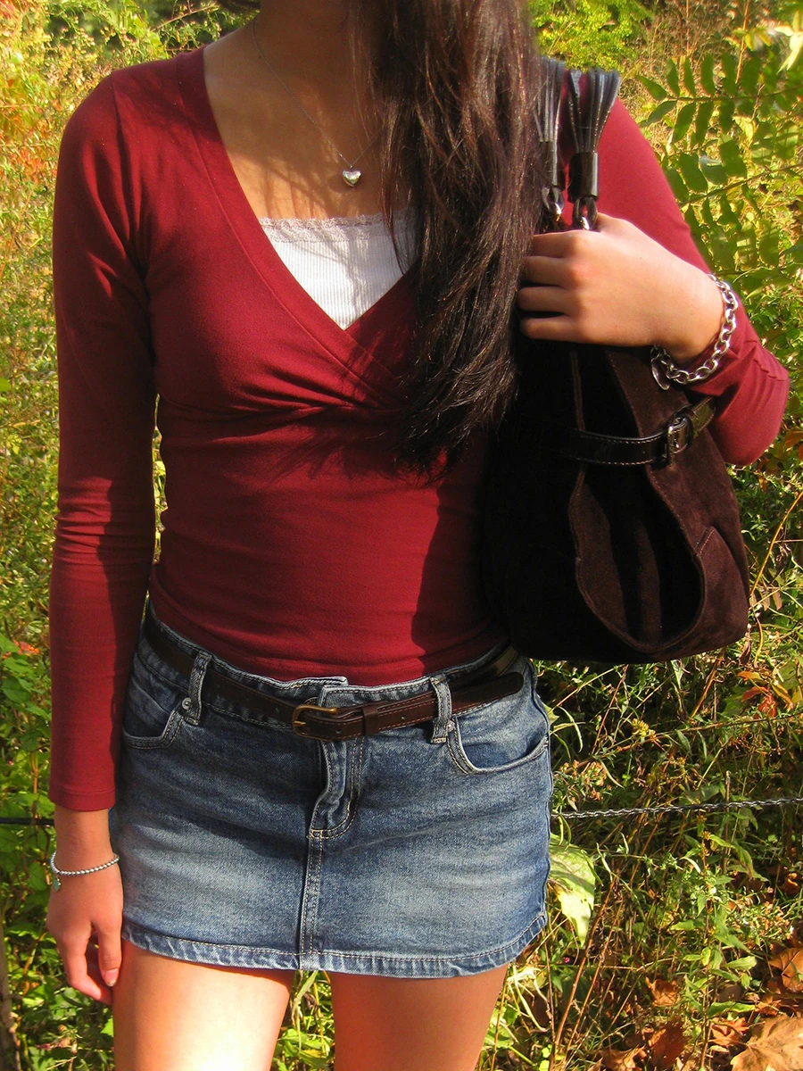 

Red V-neck Slim T-shirts Women Autumn Streetwear Casual Sexy Cotton Long Sleeve Tees Sweet Chic Preppy Style T Shirt Y2K Top