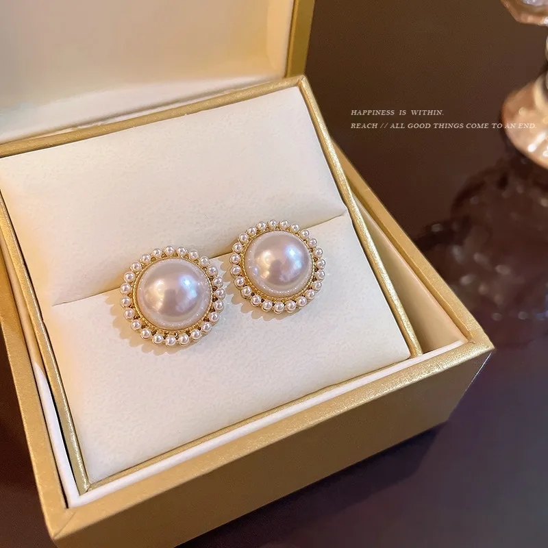 Trendy Style Imitation Pearl Design Stud Earrings for Women Exquisite Daily Wearable Jewelry Elegant Wedding Accessories