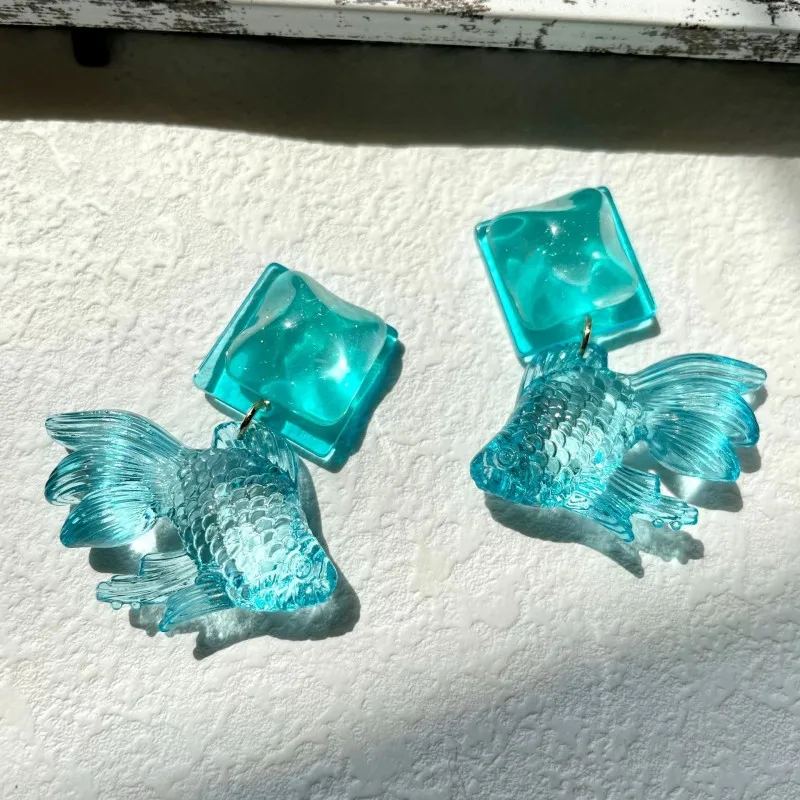 

Unique Goldfish Design Resin Earring Cute Goldfish Earrings Statement Jewelry Creative Glass Ball Koi Fish Earrings Wholesale