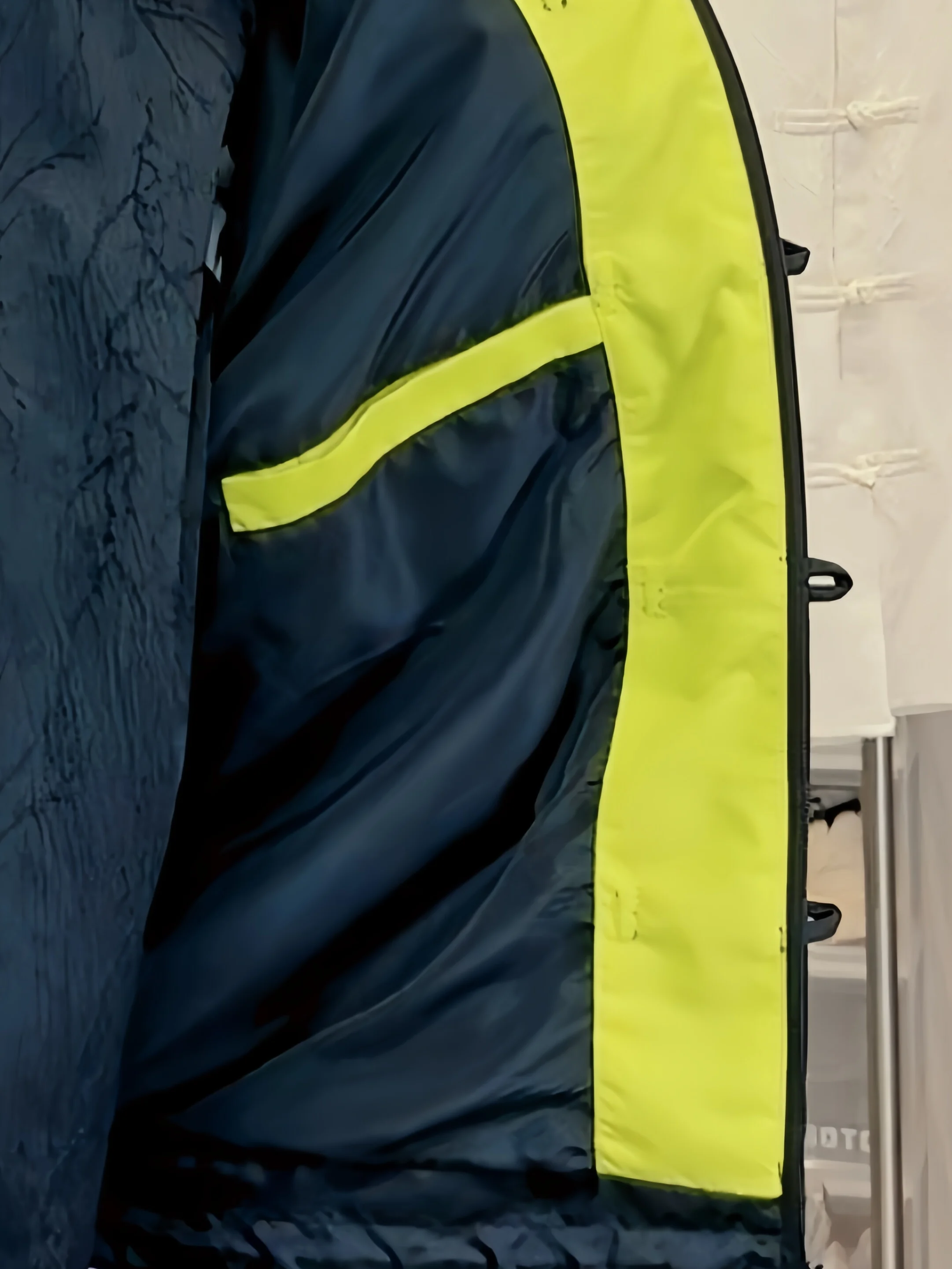 

Spor Trendy Men's Jaet with Stand Collar And Button Detail Tee Stripe Color Blo irt Sle Top for Spring Autumn