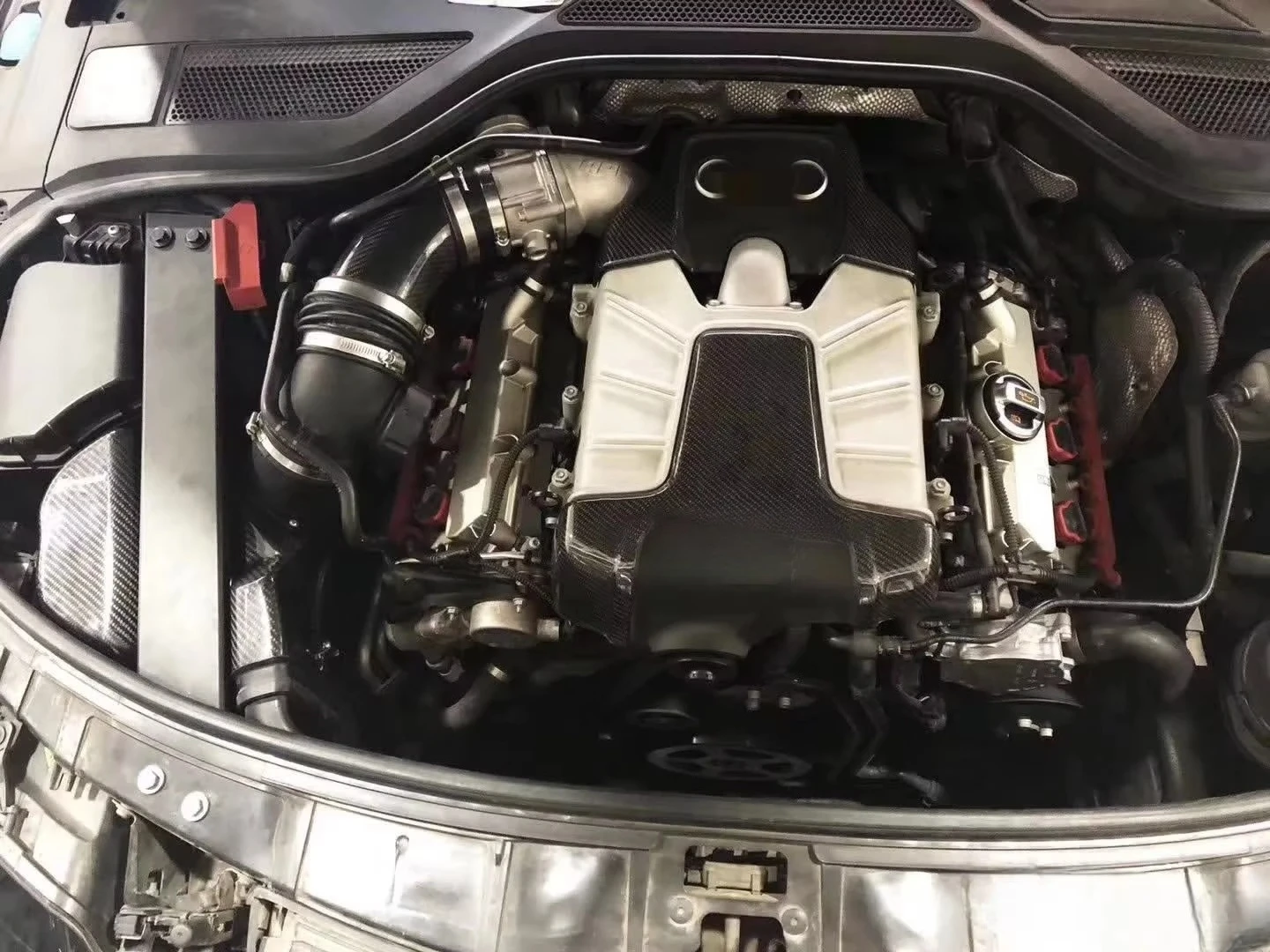 

Heat-Shielded Real Dry Carbon GTR Intake Kit – Pipes & Filter for A8 3.0T 2011-2017​