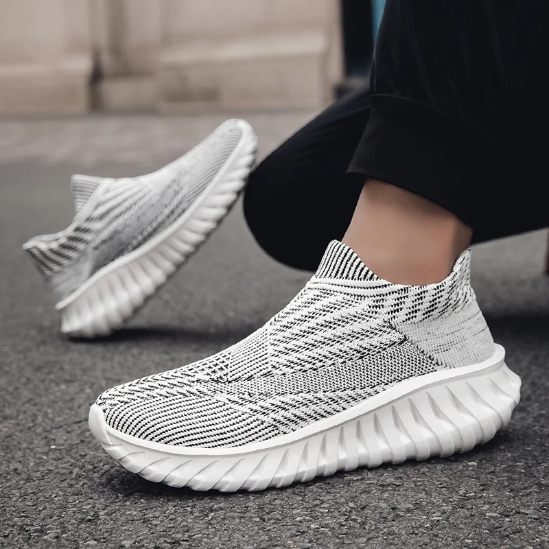 Shoes men2025new trend Men's sneakers breathable fashion running shoes Unisex Socks shoes man light casual sports Designer shoes