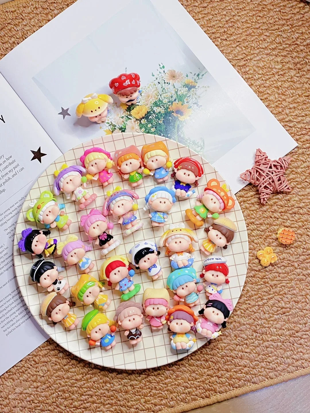 Коллекционная мини-фигурка Mimibobo Blind Bag: серия Trendy Toy Going Out, милая миниатюрная фигурка для декора рабочего стола, для взрослых коллекционеров.