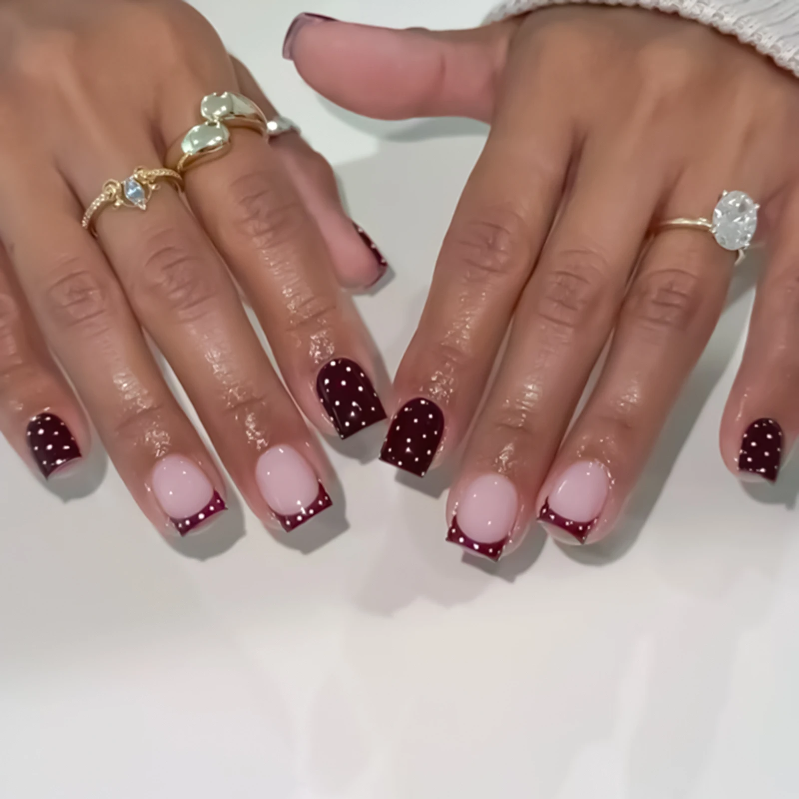 24Pcs Wine Red False Nails Patches Short Square French Tips Press On Nails Polka Dot Printed Spicy Girls Charm Fake Nails
