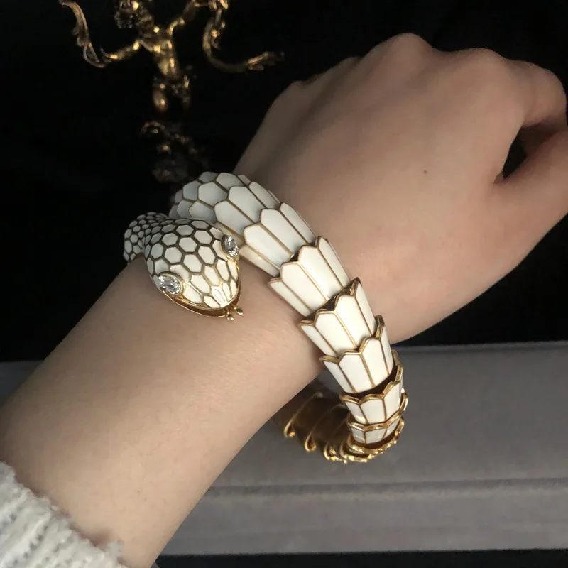 

Retro Enamel Snake Cuff Bangles for Women Designer Jewelry Punk Goth Runway Luxury Top Party Rare Classy Hand Accessory