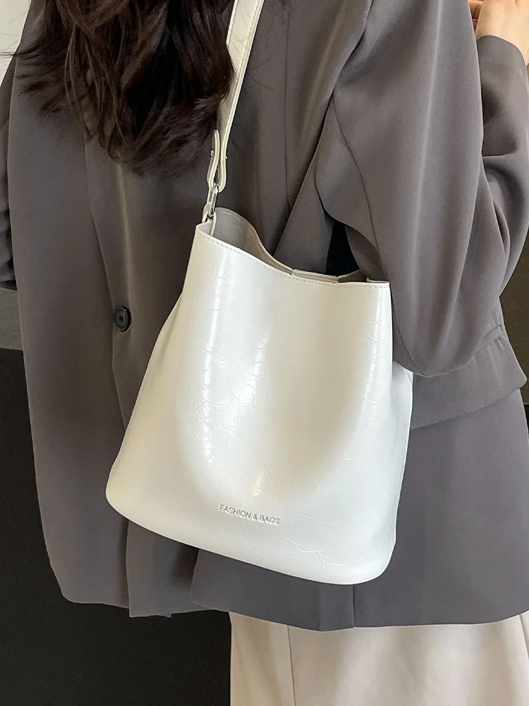 Fashionable Women Commuting Bucket Bag Summer Popular Pu Leather Shoulder Pack Trendy Solid Female Crossbody Bag