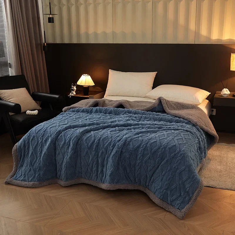 Class A three-layer padded thickened tower skin plush blanket warm and comfortable, one blanket multi-purpose