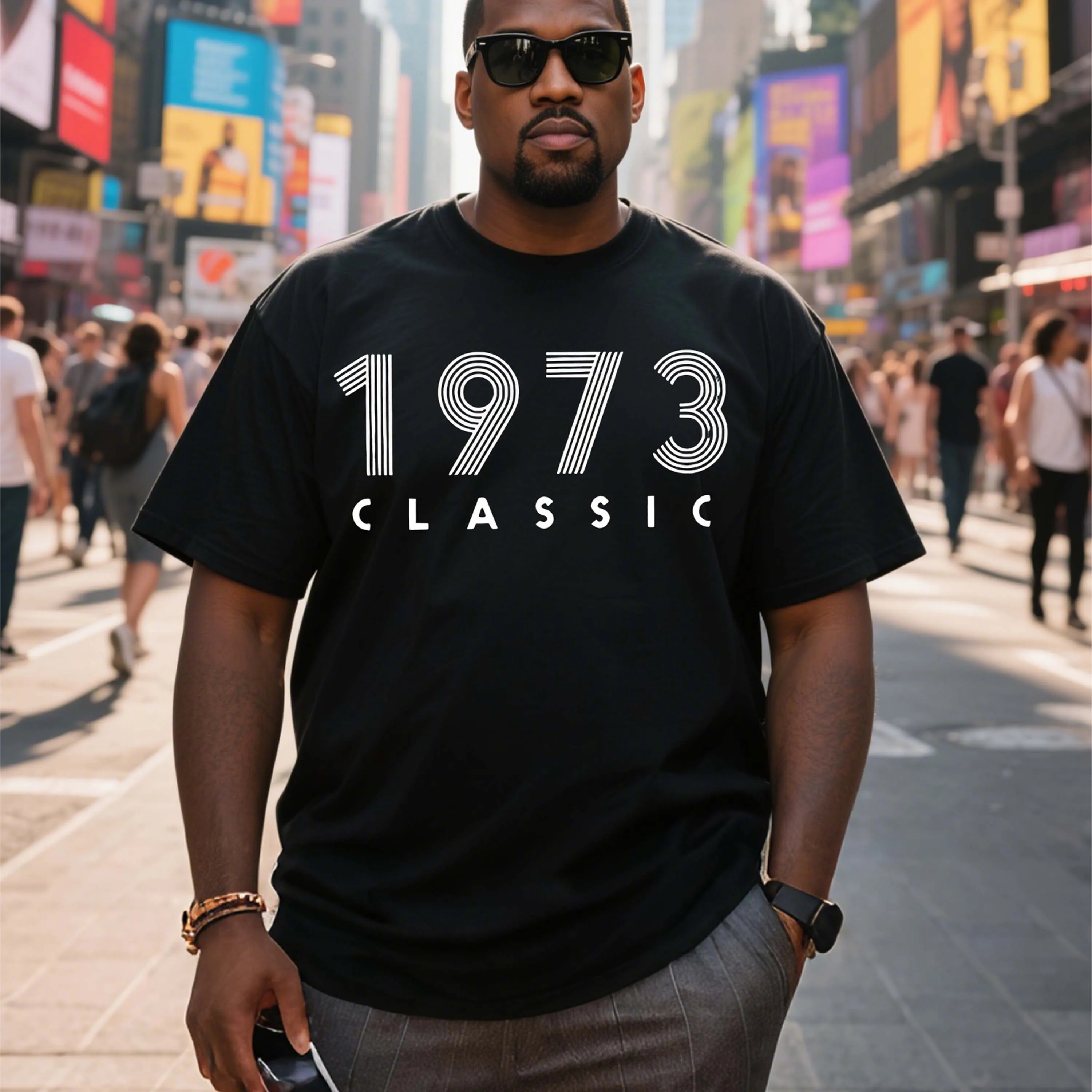 Koszulka męska z krótkim rękawem Plus Size 1973 Classic Black, odpowiednia do noszenia na co dzień na świeżym powietrzu w lecie.