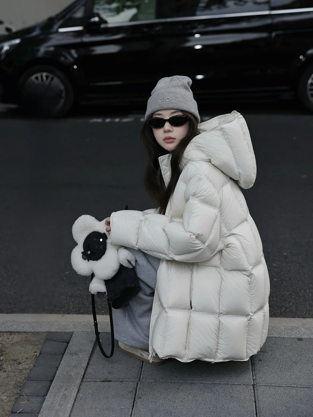 

Женская стеганая куртка Ibell Zhang 90 White Du с капюшоном, корейский стиль, для повседневной носки, теплая, приталенная, с квадратным узором