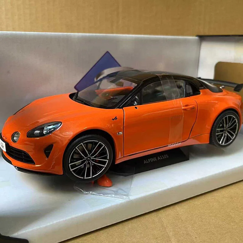 

SOLIDOS 1:18 Scale ALPINE A110S Alloy Car Model Collection Ornaments