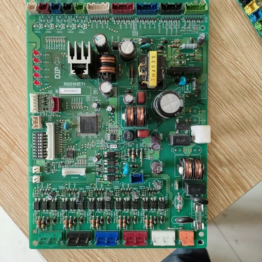 

Suitable for central air conditioning accessories external unit motherboard computer board RG00N571 splitter box motherboard fac
