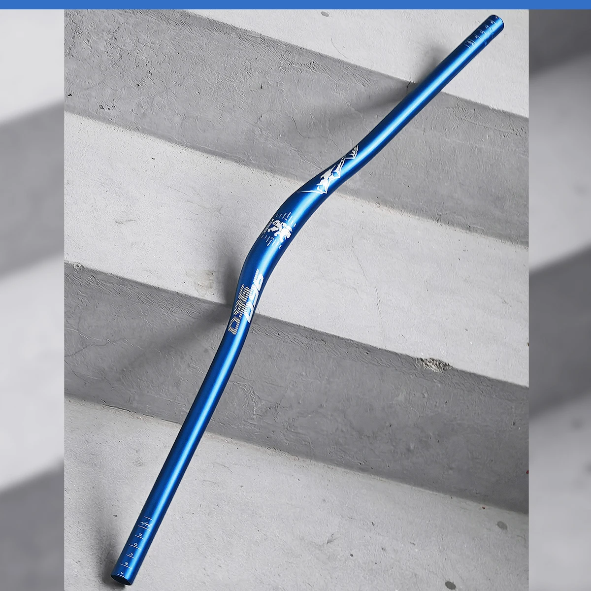 KRSEC 31,8 mm Mountainbike-Lenker, Fahrrad-Riser-Lenker aus Aluminiumlegierung, 25 mm Aufstieg, 780 mm Länge, Lenker mit stumpfem Politur – Detail 6