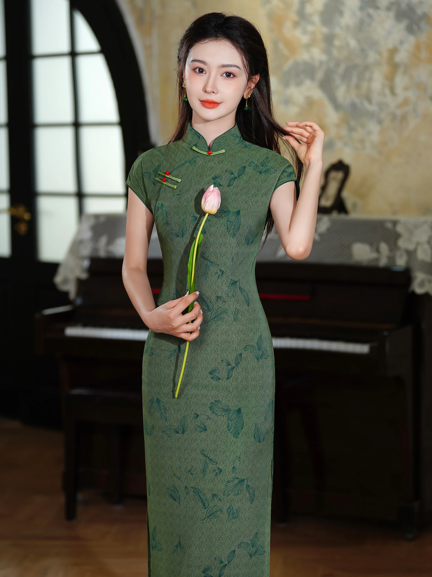 

Young Style Green Slimming Vintage Chinese Fashion Daily Wear Short Sleeve Long Qipao Breathable Polyester Blend