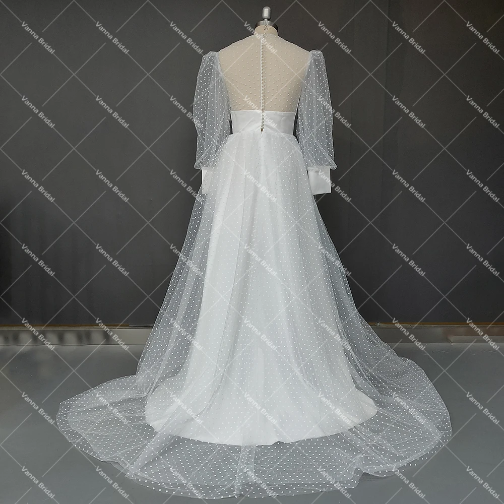 Abito da sposa in Tulle punteggiato a pois in raso a maniche lunghe 2021 scollo a V Boho Beach Illusion Back abito da sposa bottone su misura a buon mercato