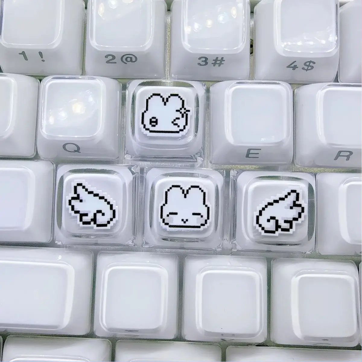 WASD Keycaps 4 Keys Pixel Art Rabbit Bunny Clear Transparent Custom Novelty Keycap Set for Mechanical Keyboard Cherry MX Gaming