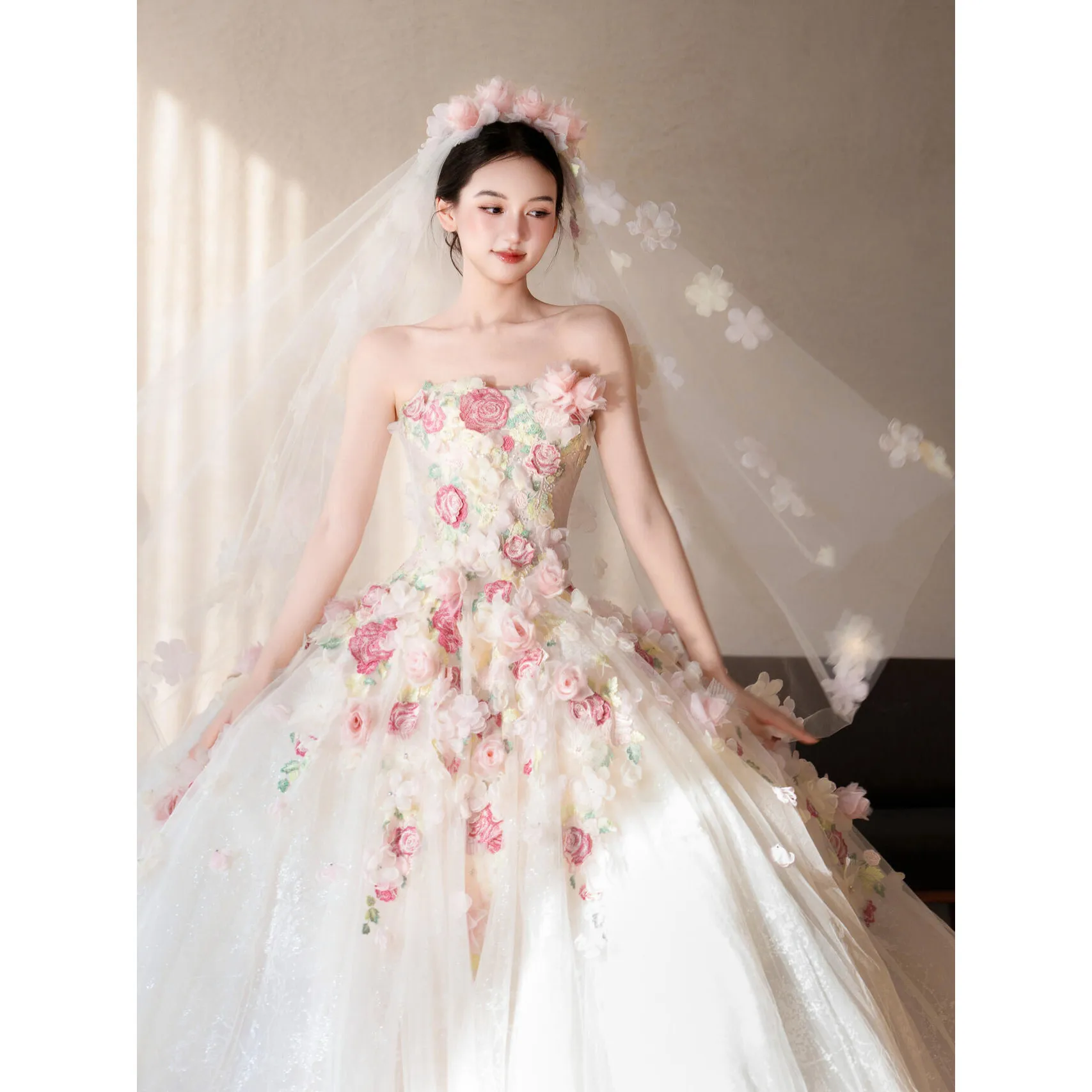 

2026 Luxury Pink Heavy Beaded Strapless Wedding Dress with Floral Details & Long Train, Bridal Gown