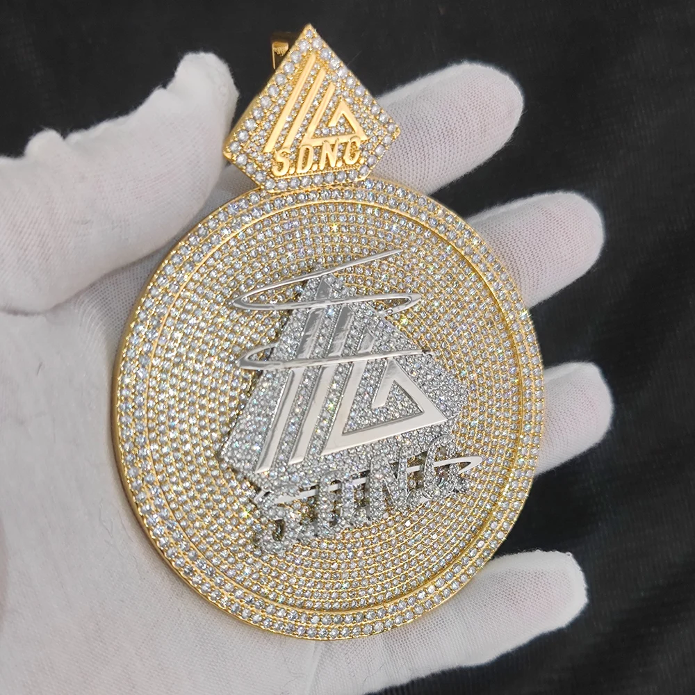 Colgante de oro de 18k personalizado, disco grande redondo, octogonal, rectángulo, logotipo de letra, joyería de Hip Hop, completamente helado, 80MM