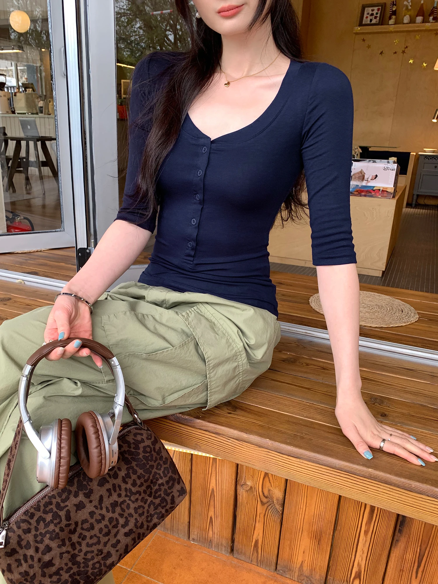 

Unique Beautiful Blue T-Shirt Women's Summer 2026 New Style Slim Fit Short Sleeve Button up Henry Collar Casual Citywalk Top