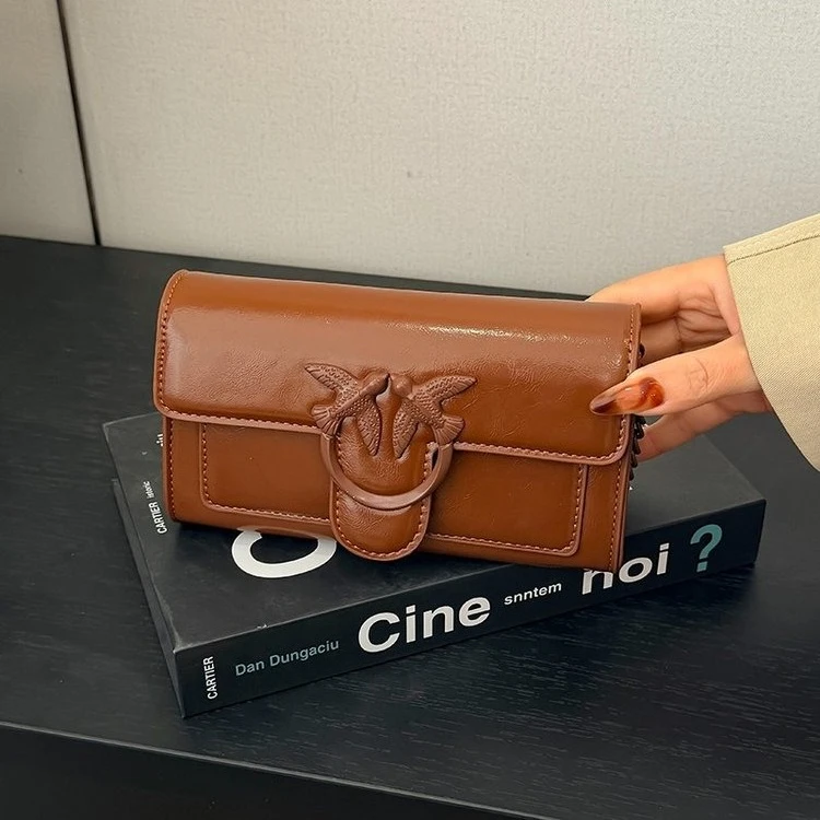 

1 шт. 2026 новая высококачественная масляная кожаная женская сумка через плечо/через плечо/подмышек, маленькая квадратная сумка-ласточка для Евро-американских дам