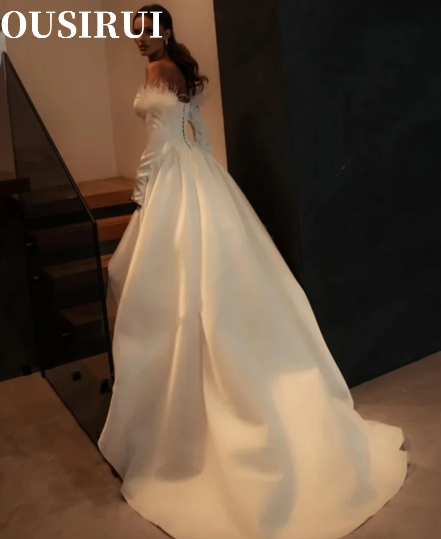 Sweetheart Bride Dresses High Side Slit Satin Beach Wedding Gown Plus Size Gorgeous Fancy Women Dress Feathers Custom Made