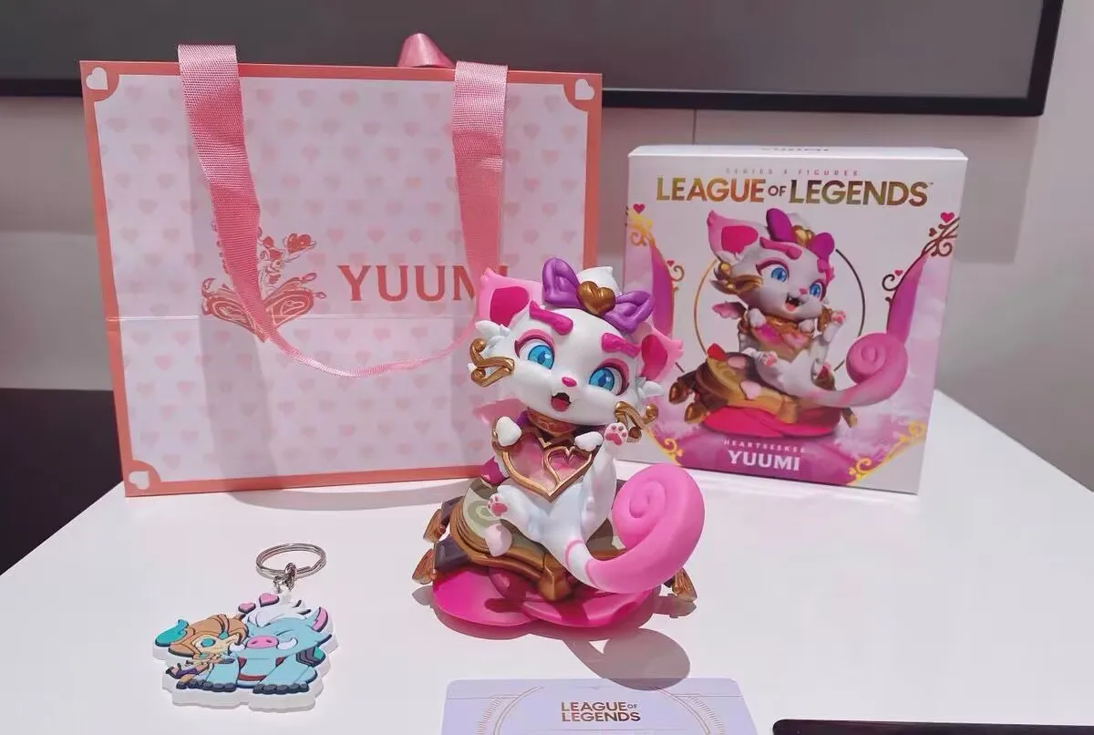 

LOL Valentine's Day Limited Edition Heart Seeker Cat Set Yuumi Limited Edition Figure Peripheral Ornaments In Stock