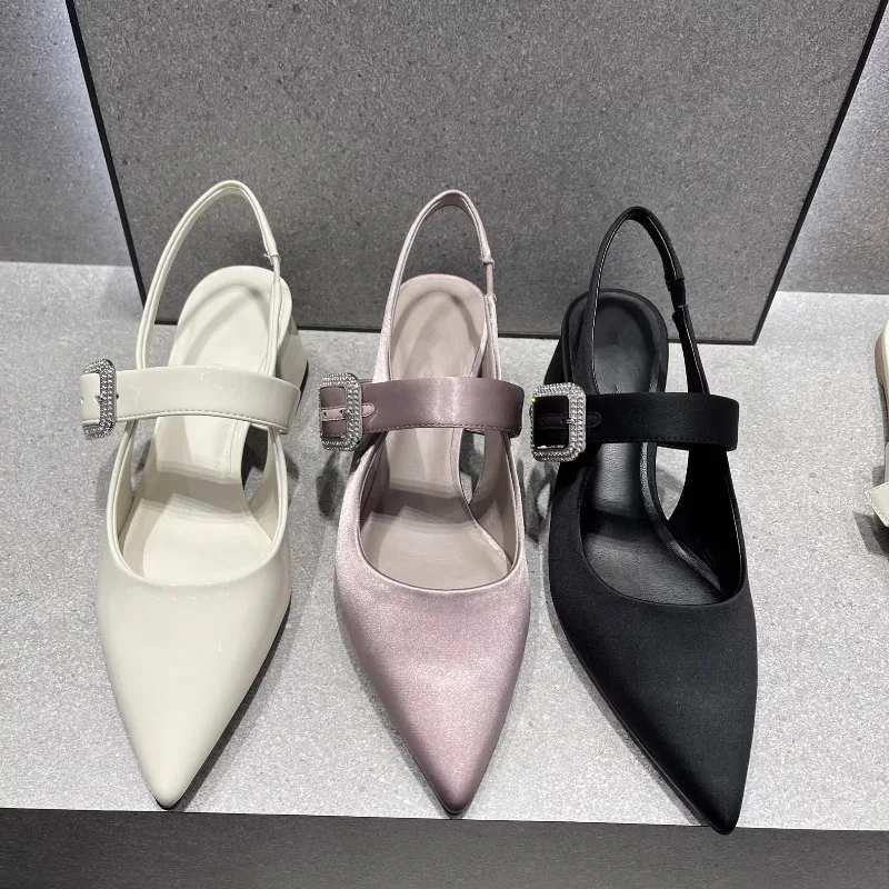 

Элегантные атласные босоножки-мюли на массивном каблуке, женские пикантные туфли с острым носком и стразами, роскошные дизайнерские туфли на высоком каблуке с открытой пяткой