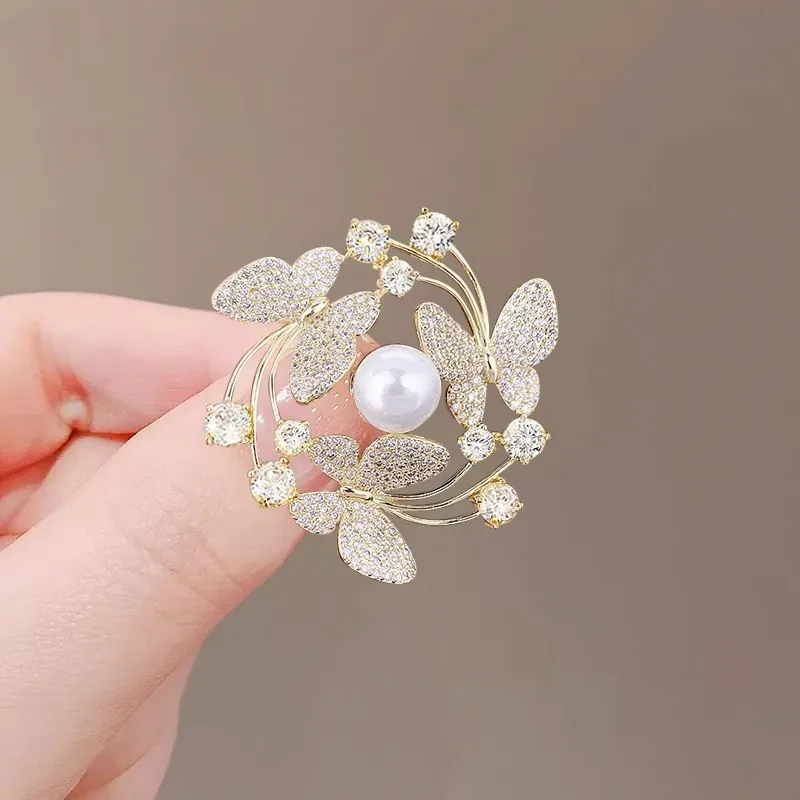 Elegant Pearl Crystal Butterfly Wreath Brooch Fashion Temperament Jewelry Suit Clothing Coat Safety Pins