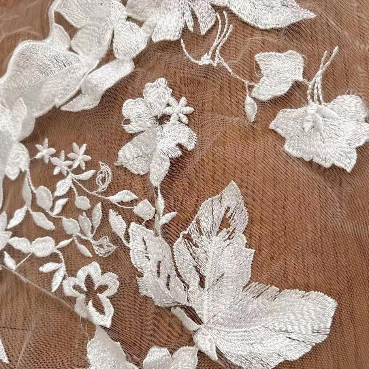 Spitzenstoff für die Brauthochzeit, bestickte Zweige und Blätter, Blumenzweigkleid, Netzstoff, Weiß, RS4217 – Detail 5