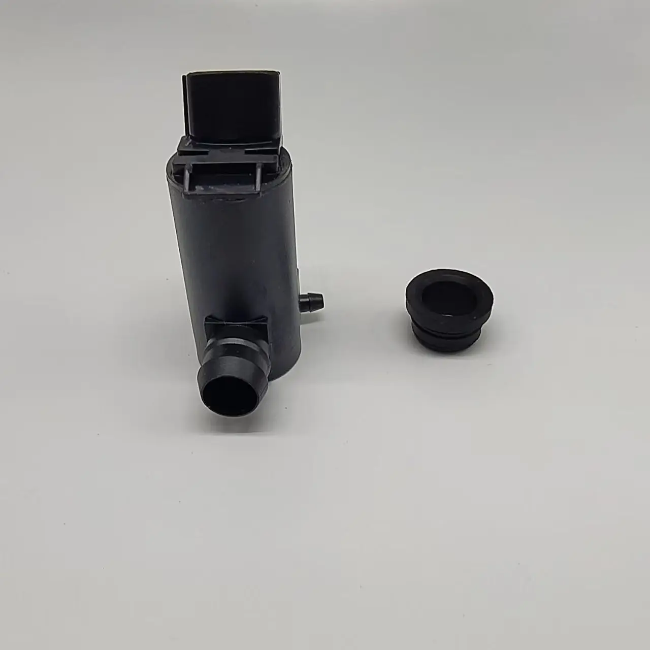 Windshield Washer Pump for Geely GX7, Wiper Spray Motor for Washer Fluid Reservoir